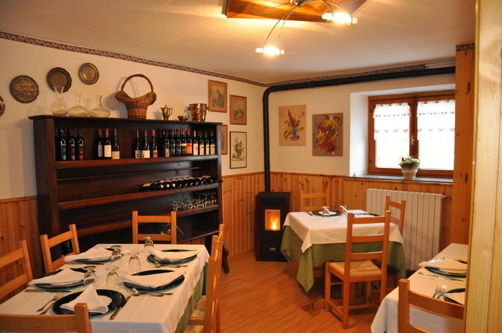 Grand Golliat Ristorante E Chambres D'Hotes Saint-Rhemy-En-Bosses Esterno foto