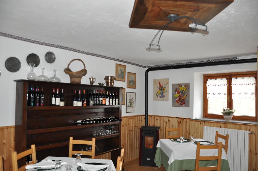 Grand Golliat Ristorante E Chambres D'Hotes Saint-Rhemy-En-Bosses Esterno foto